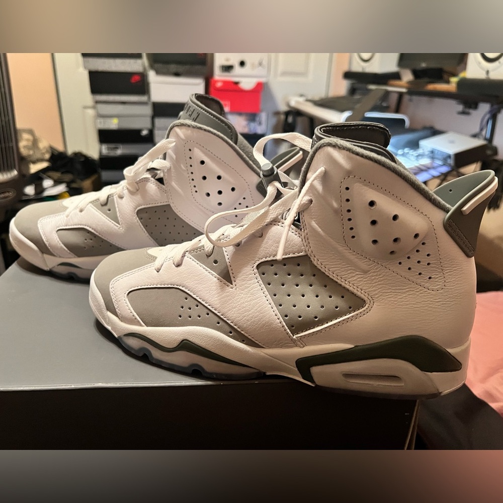 Air Jordan 6 Cool Grey Retro